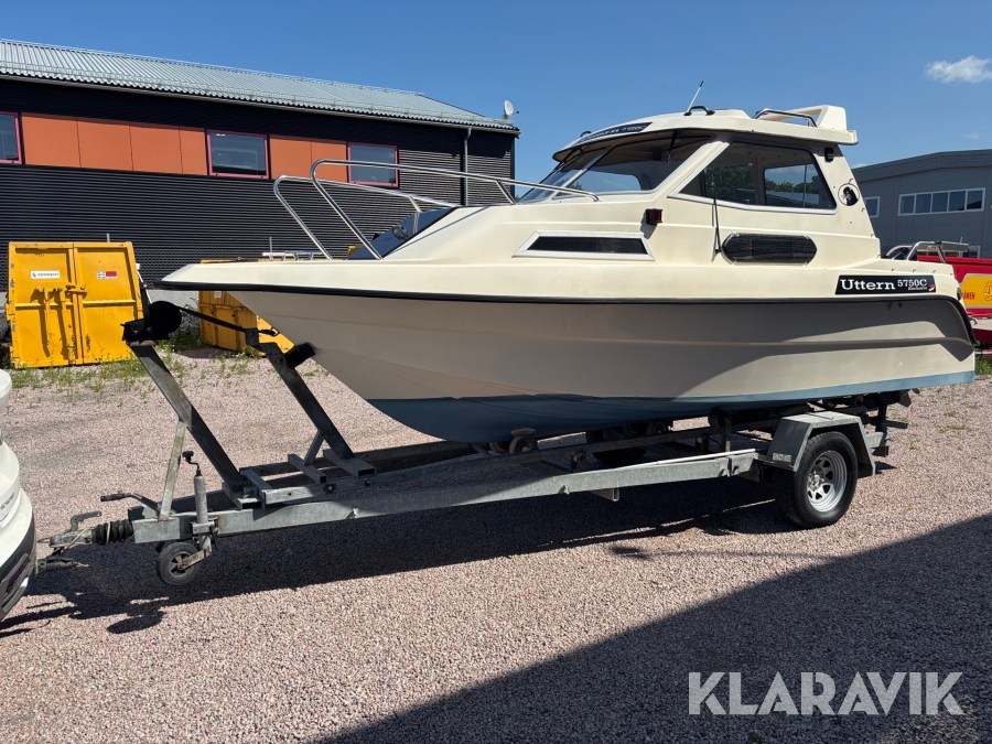 Motorbåt Uttern 5750 C med mercury 75hk och trailer