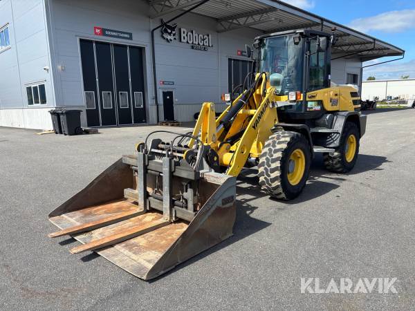 Hjullastare Yanmar V120 - Med skopa och gafflar