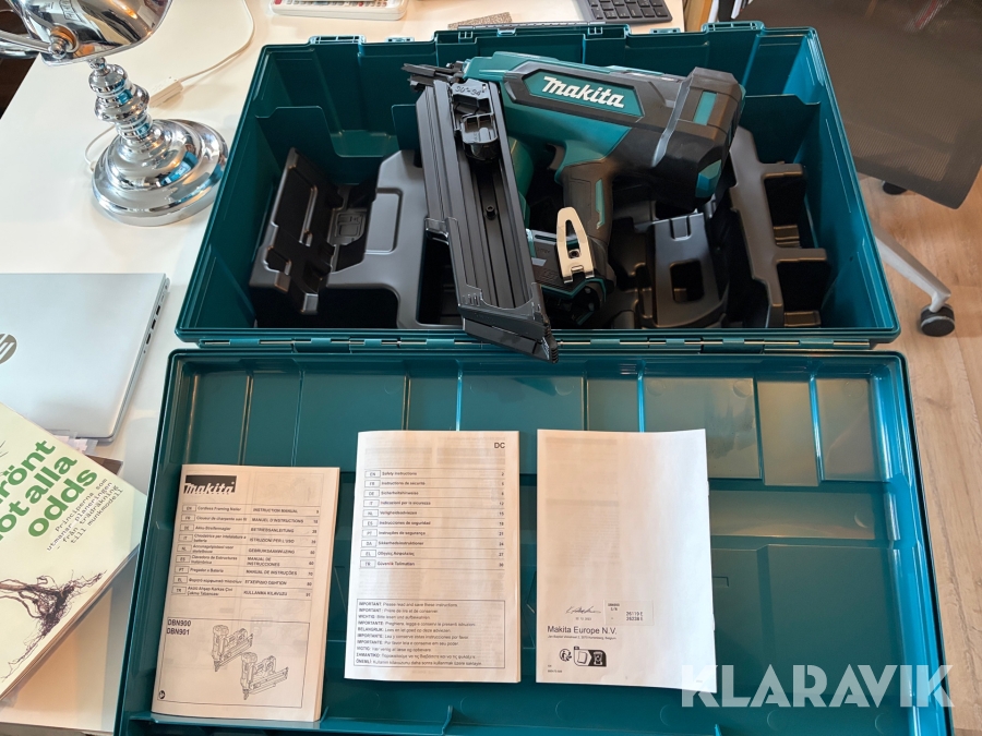 Spikpistol Makita DBN900