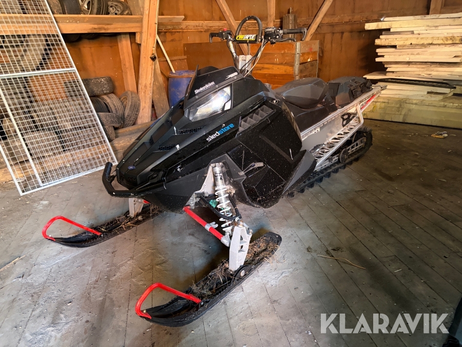 Snöskoter Polaris 800 RMK Assault