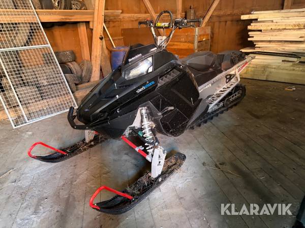 Snöskoter Polaris 800 RMK Assault