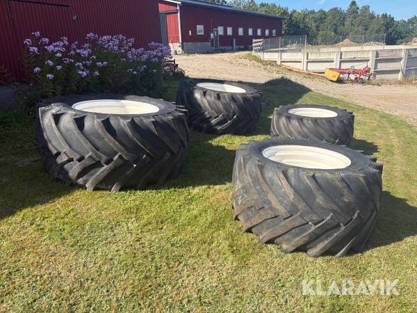 Traktordäck på fälg 2 + 2 st Trelleborg Twin 414
