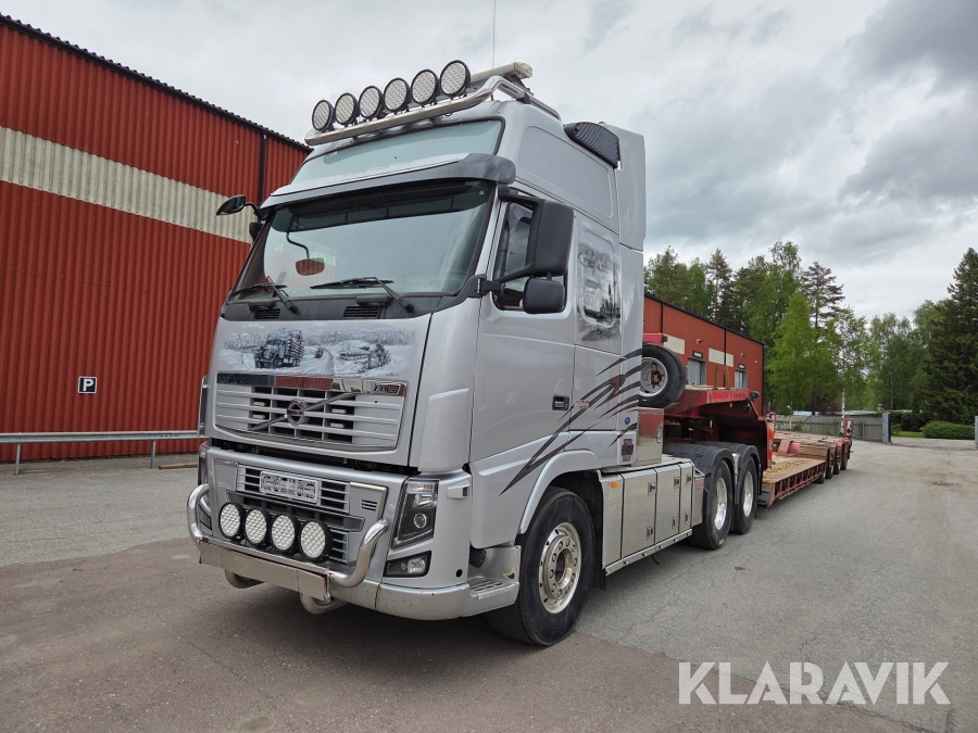 Dragbil med Maskintrailer Volvo FH 16