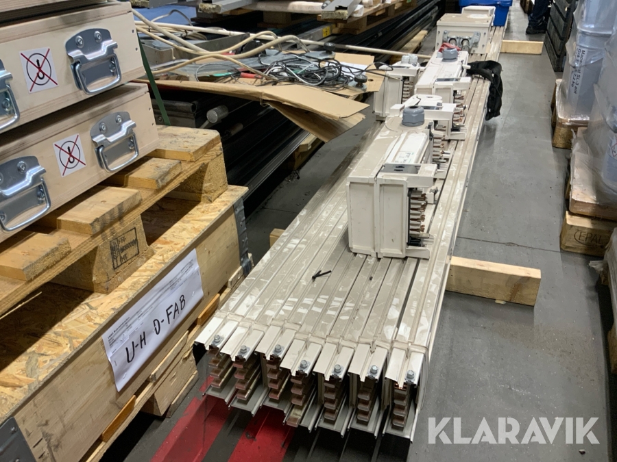 Skenelement och uttagslådor Schneider Electric Canalis