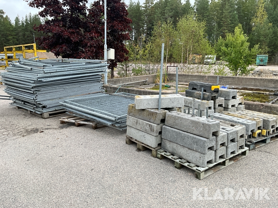 Byggstaket och fötter