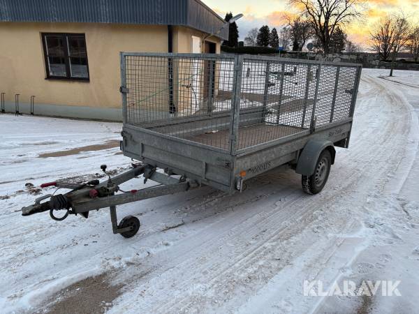 Personbilssläp med grindar och ramp Star trailer 1000 LTS