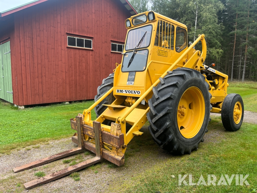 Baklastare Volvo BM LM 218 med utrustning