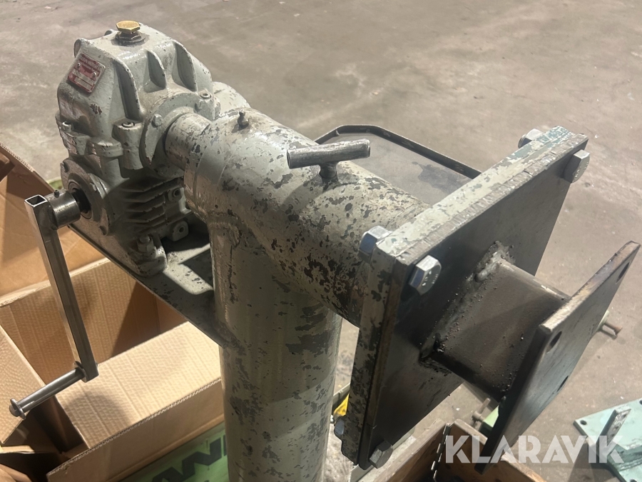 Universalstativ Scania med specialfästen Albin Motor SU80
