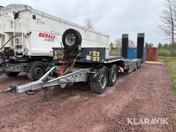 Maskinsläp Humbaur HTS30 schräg med dolly