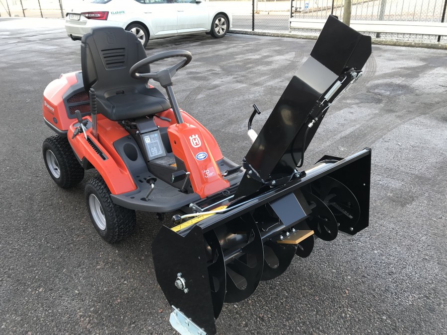 Åkgräsklippare med snöslunga