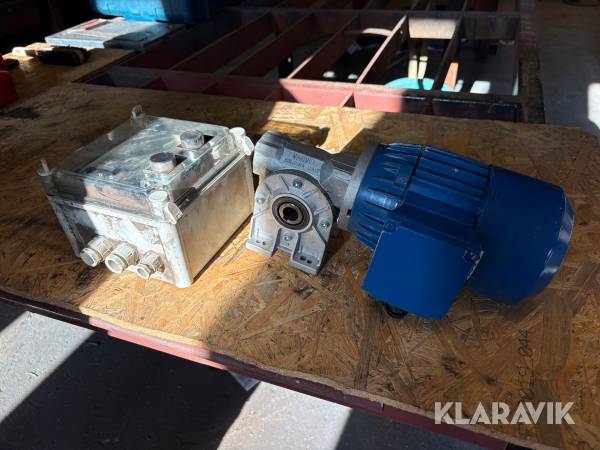 Snäckväxel med motor till port