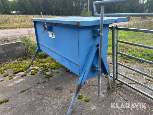 Kalvgömma + Foderautomat Bala Agri