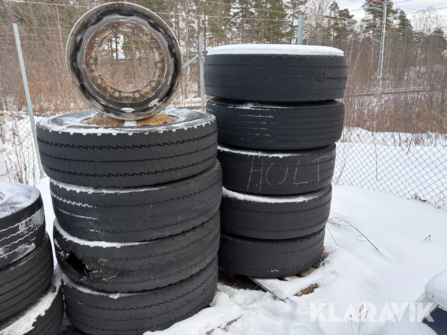 Fälg 22,5 tum 10 st med 9st däck