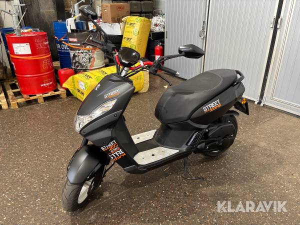 Moped Peugeot StreetZone 2-takt