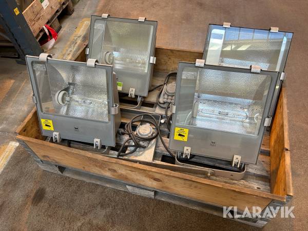 Strålkastare SBP LEO/A 402-94-CR halogen 2 st