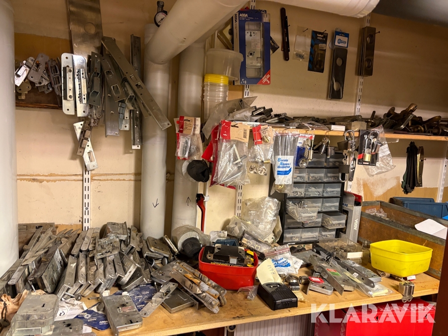 Låskistor med tillbehör