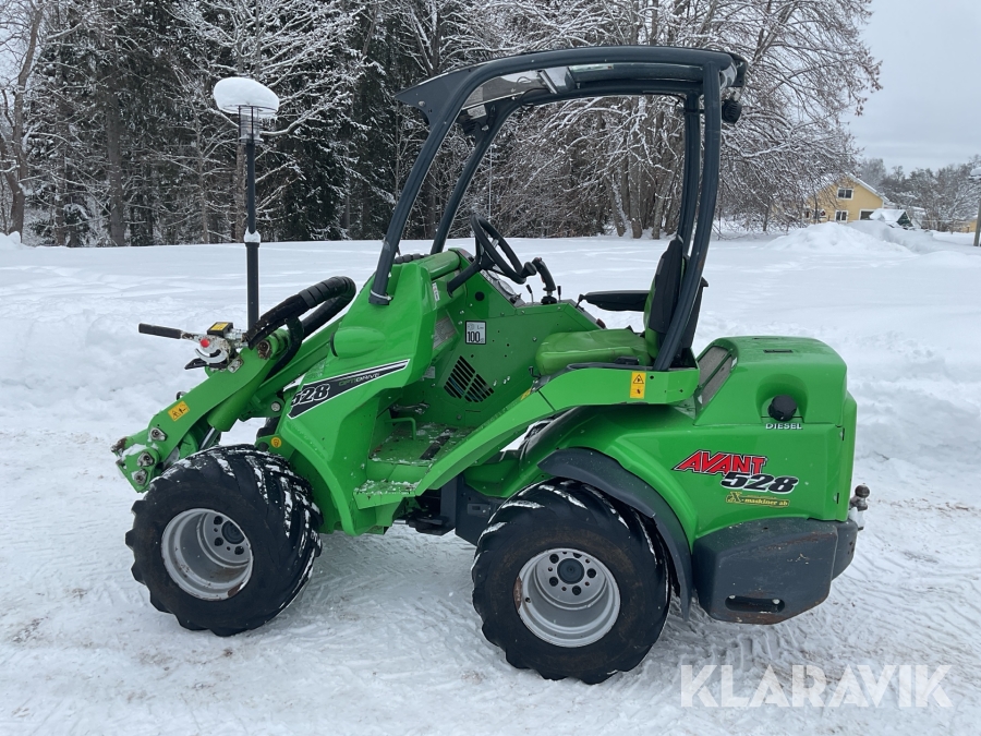 Kompaktlastare Avant 528 med redskap