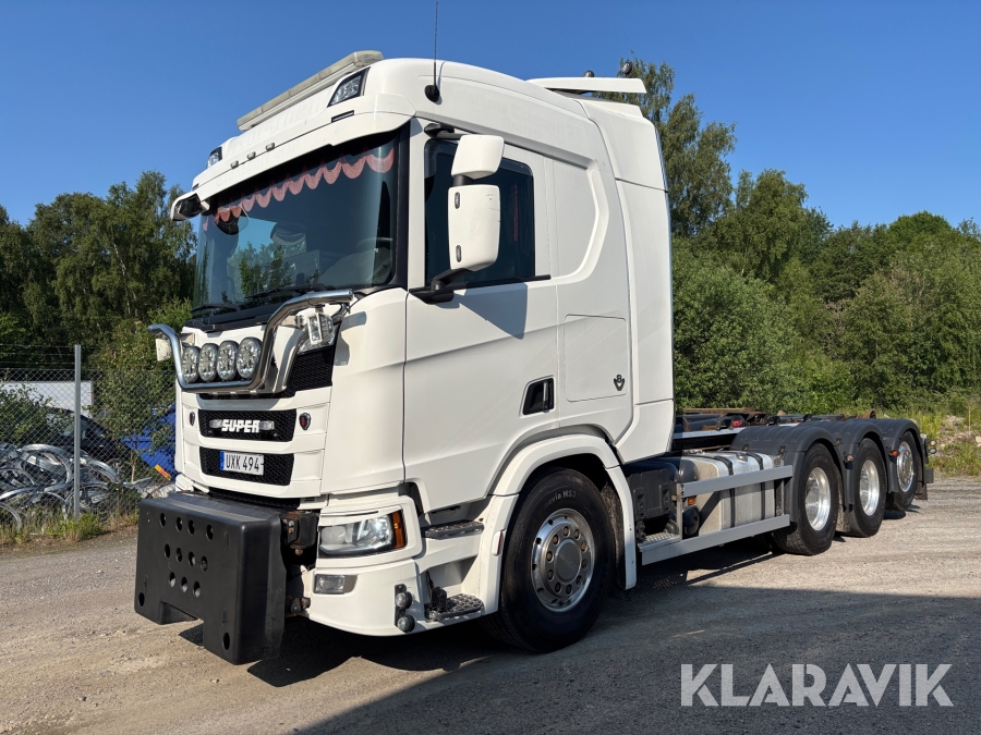 Lastväxlare Scania R650 8x4 plogutustad
