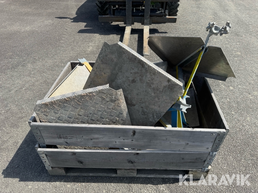 Konsol med plattform Haki 0,6 m galvade 9 st