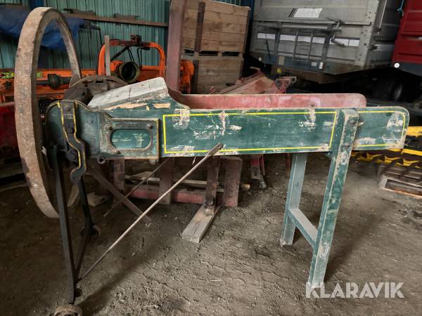 Gammal hackelsemaskin Triumph 5148