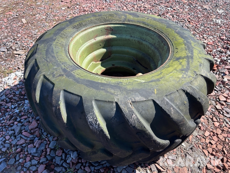 Entreprenaddäck Trelleborg Twin 421