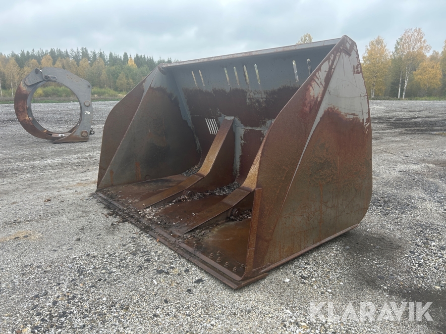 Flisskopa högtippande Volvo 10 m3