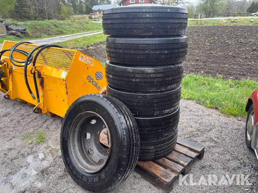 Däck med fälg Firestone 285/70 r19.5 7st