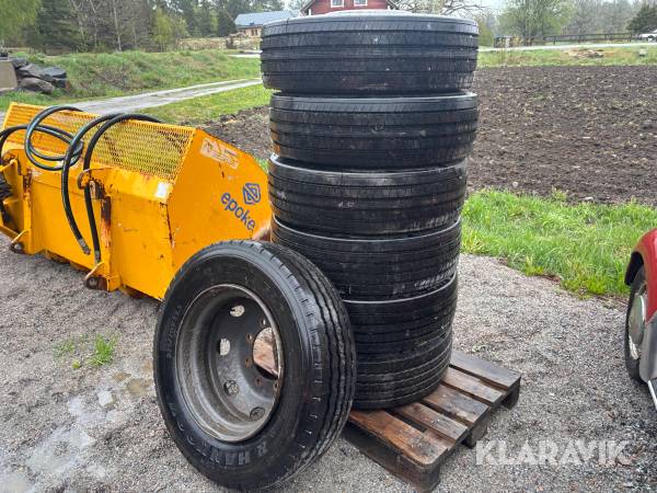 Däck med fälg Firestone 285/70 r19.5 7st