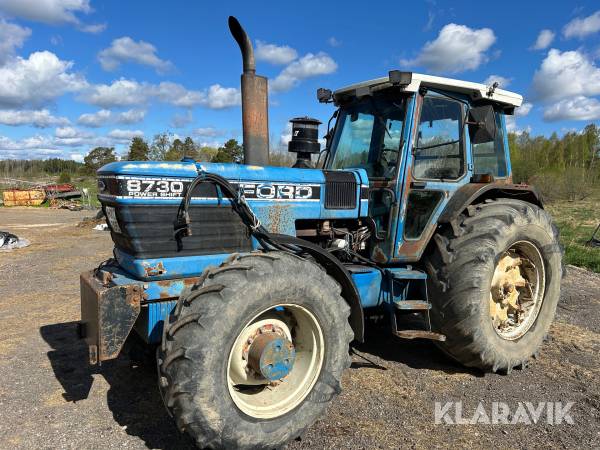 TraktorFord 8730 Power Shift med Plogblad 