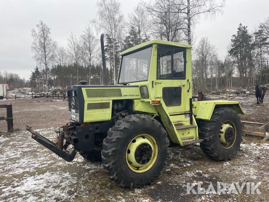 Traktor Mercedes-Benz MB trac 900