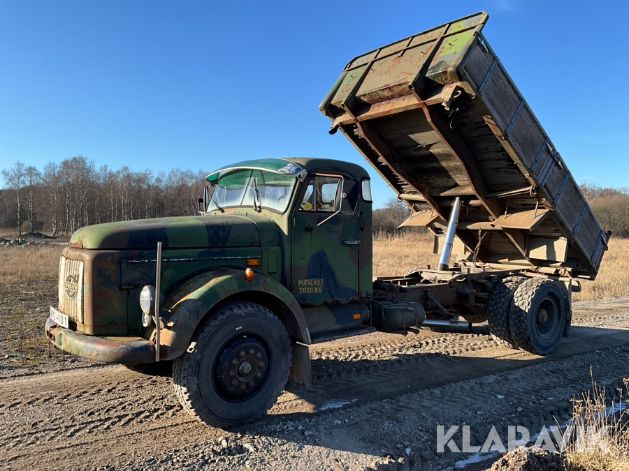 Veteranlastbil Volvo N88-48s 1973 med tippflak