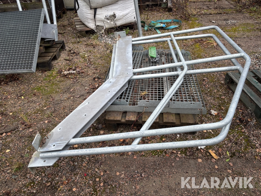 Ståltrapp 3 steg samt plattform