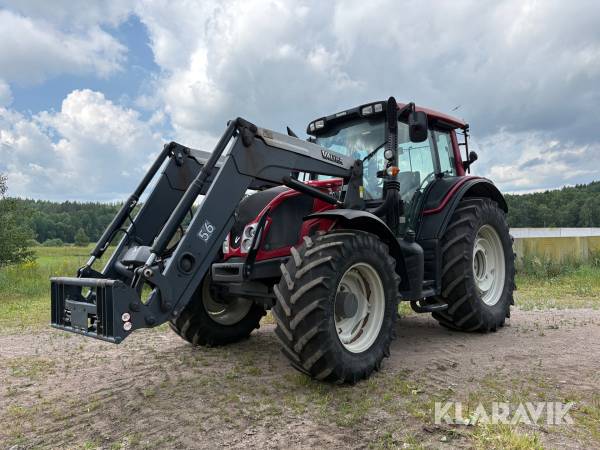 Traktor Valtra N123 med lastare