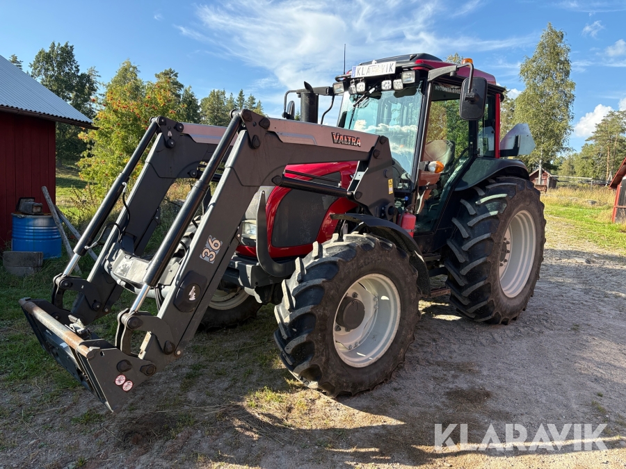Traktor Valtra A83 HiTech