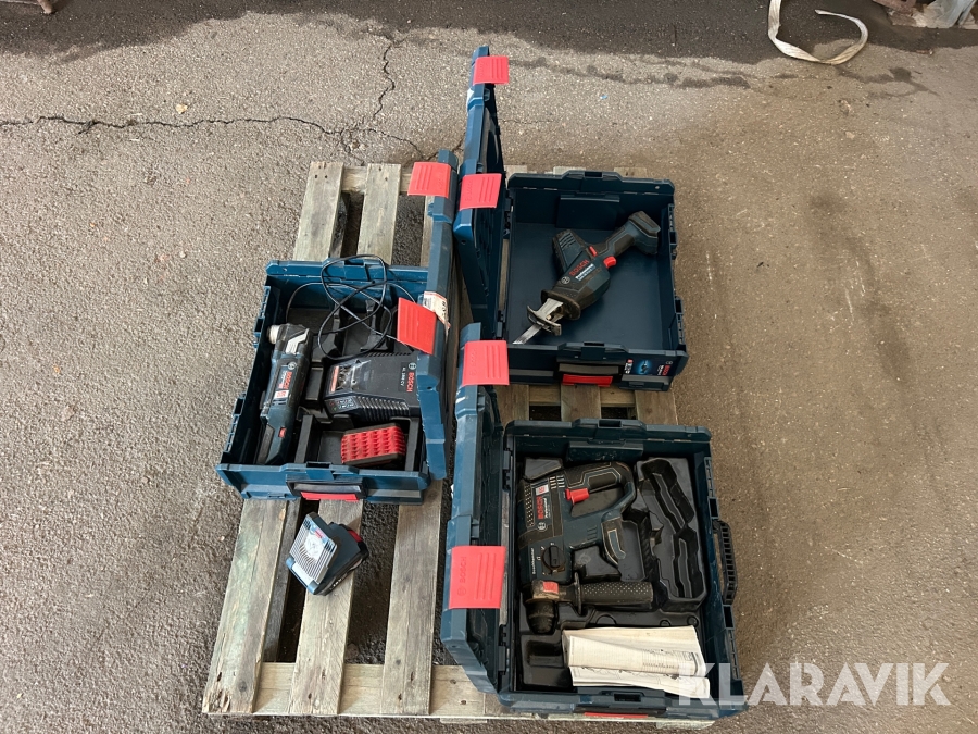 Borrhammare, tigersåg, multiverktyg och lampa Bosch Professional