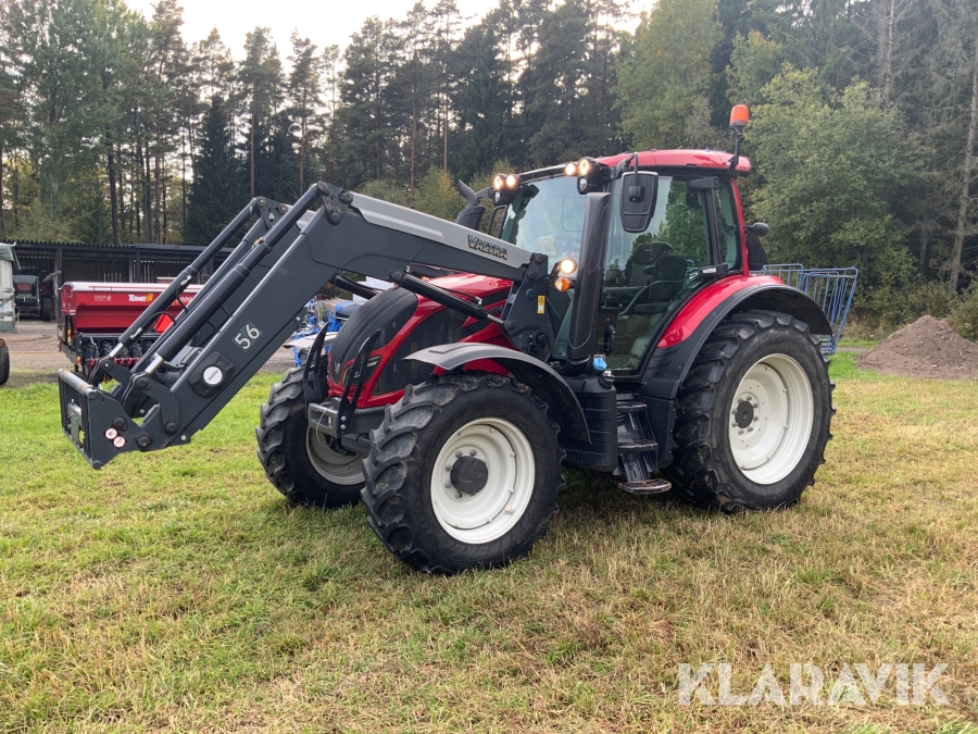 Traktor Valtra N154E Active med lastare