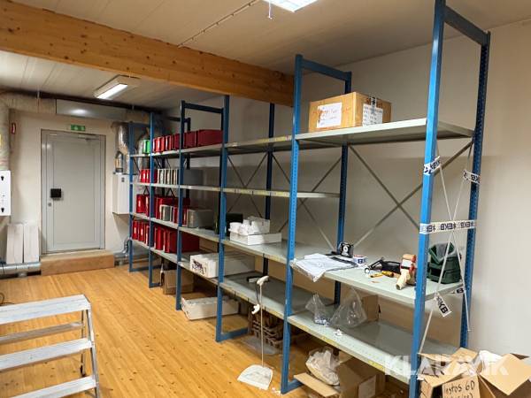 Lagerhyllor / ställage med 5 sektioner