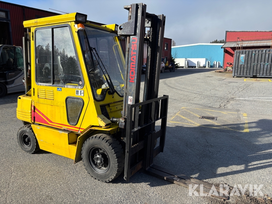 Truck Komatsu FD25T-11E