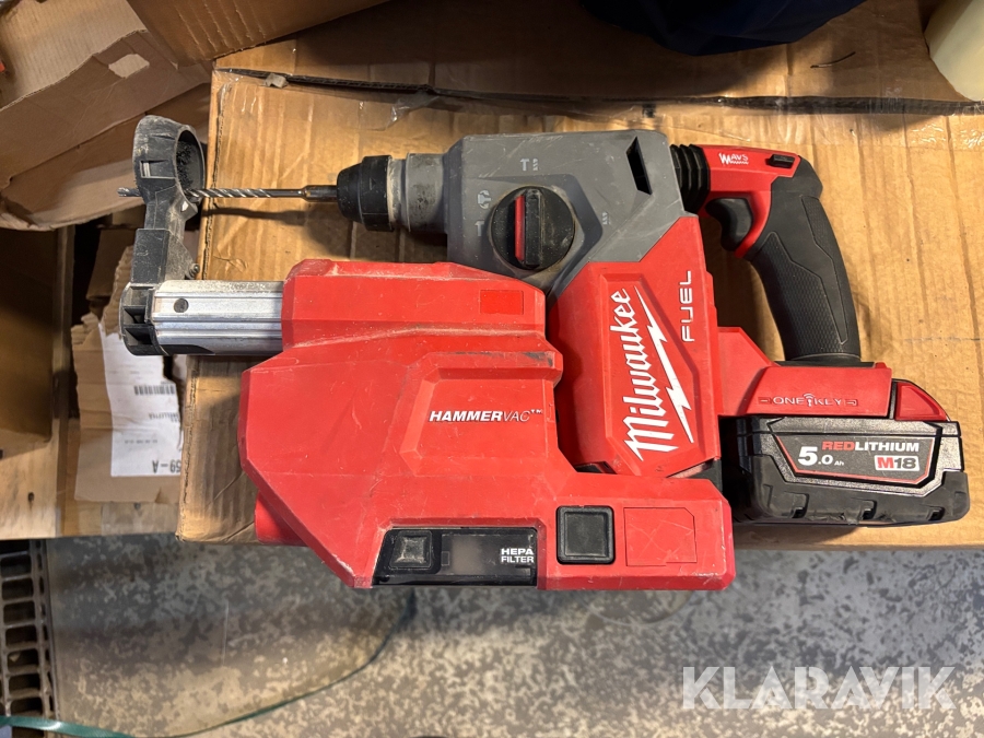 Borrhammare med  dammutsugsenhet. Milwaukee M18 Fuel One-Key