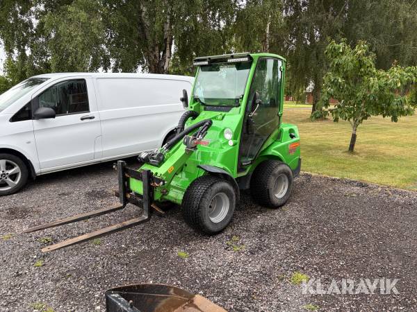Kompaktlastare Avant 630 planeringskopa+gafflar