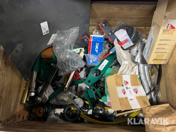 Diverse traktordelar & växelplogsdelar Kverneland & Agcoparts