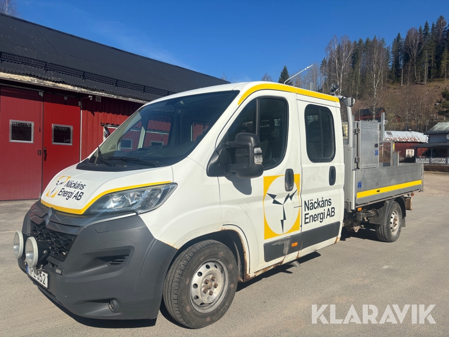 Lätt lastbil Citroën Jumper 2,2 HDi med dubbelhytt och kran