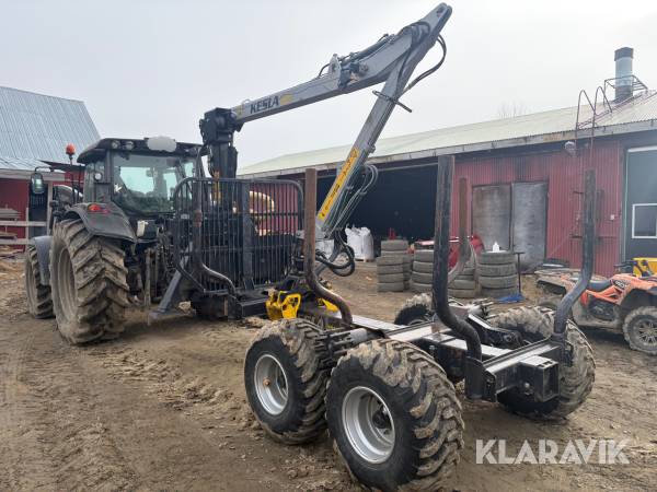 Skogsvagn med kran Kesla 92HD