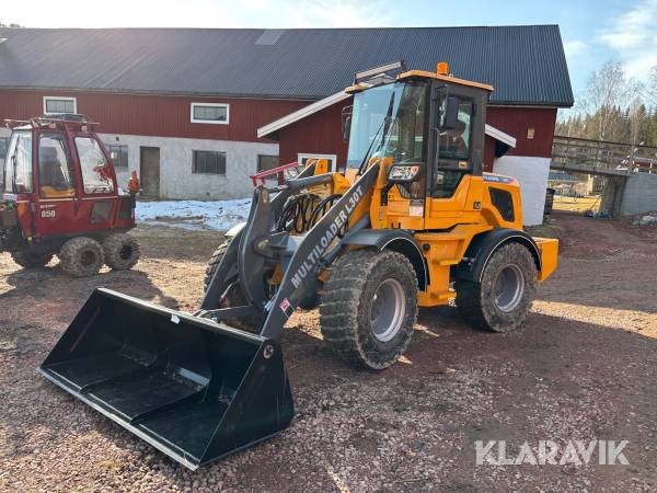 Hjullastare Multiloader L30T med skopa