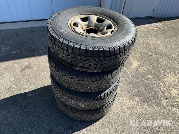Däck och fälg Kumho Powergrip kc11 31x10.5R15