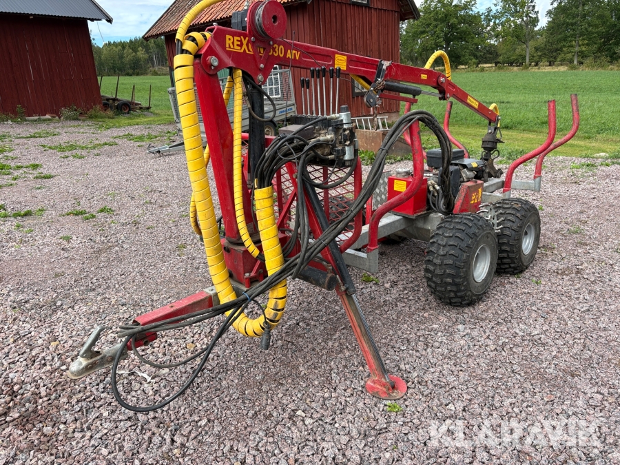 Skogsvagn för ATV Kranman T1800 med Rexon 330 kran