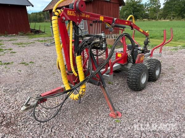Skogsvagn för ATV Kranman T1800 med Rexon 330 kran
