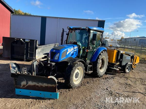 Traktor New Holland T4.75 S sopmaskin, vikplog, sandspridare