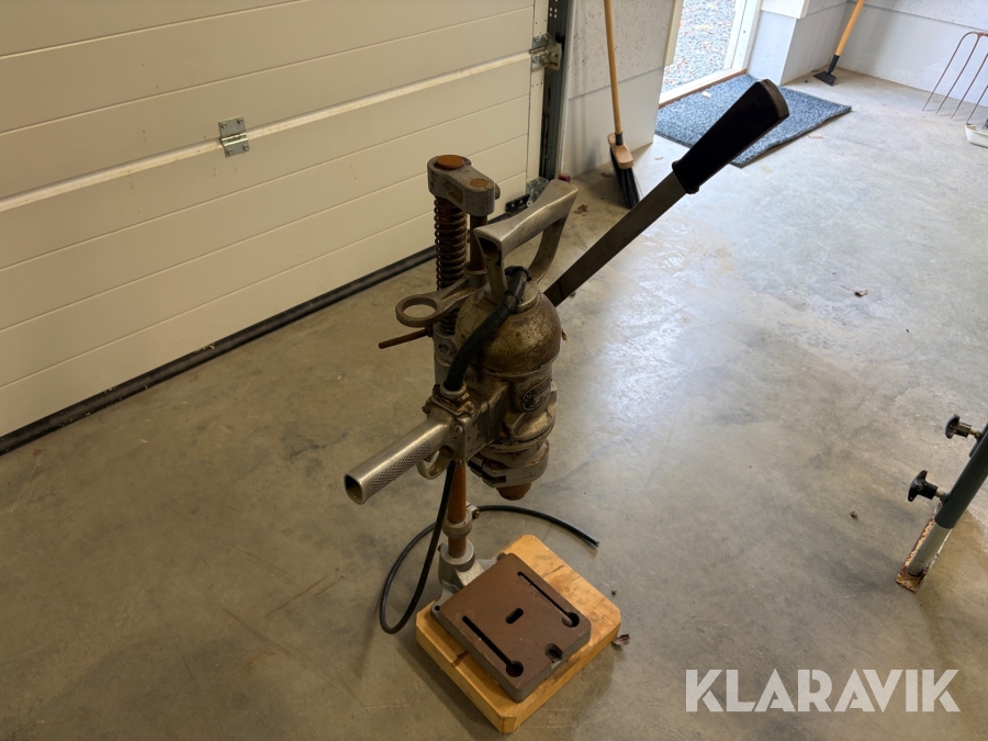 Pelarborrmaskin Black & Decker