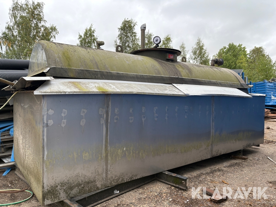 Bränslecistern AB Gårdscisterner Södertälje Liggande 3 kubik med invallning och kopplingar